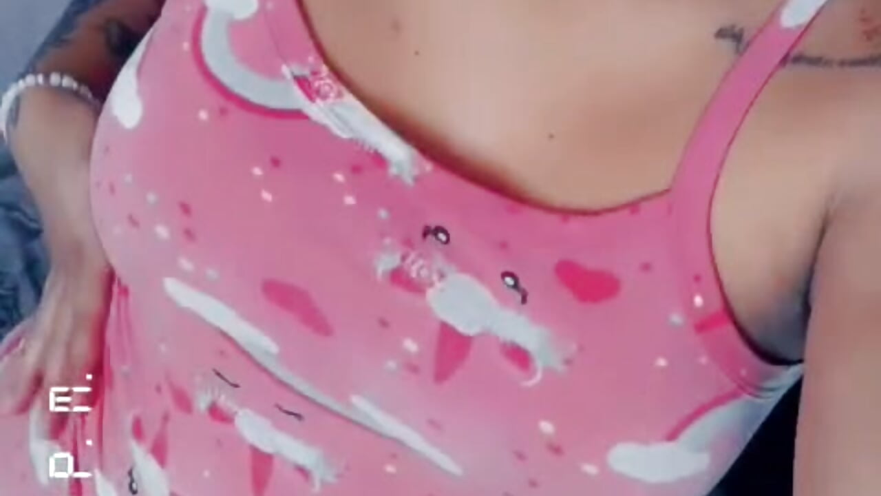 sexy brunette – video od webkamerové modelky Naomi_Summer_