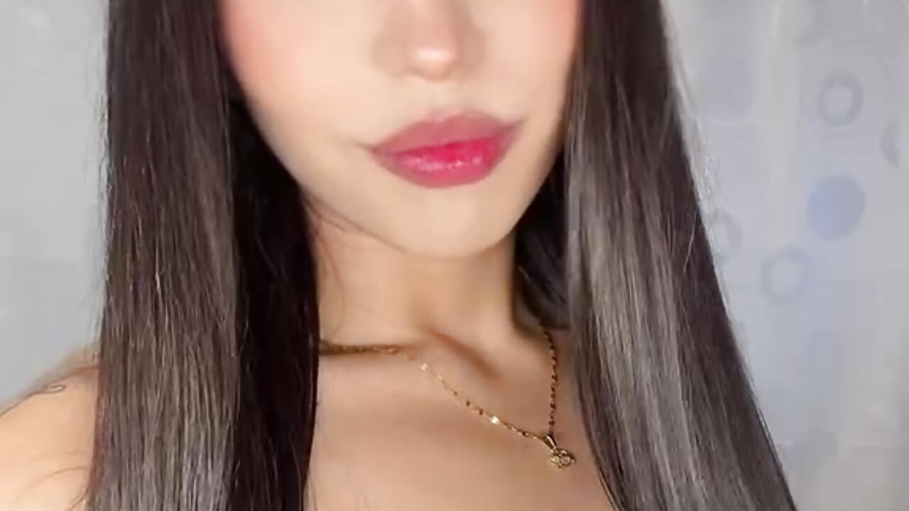 LOOK IN MY EYES❤️💕💕 - video VeronicaCream_ kameramallilta