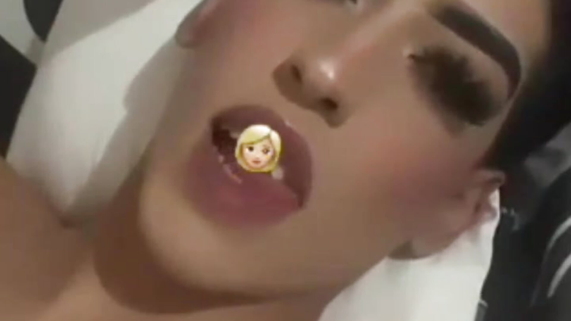 kiss - video by Boomass_ cam model