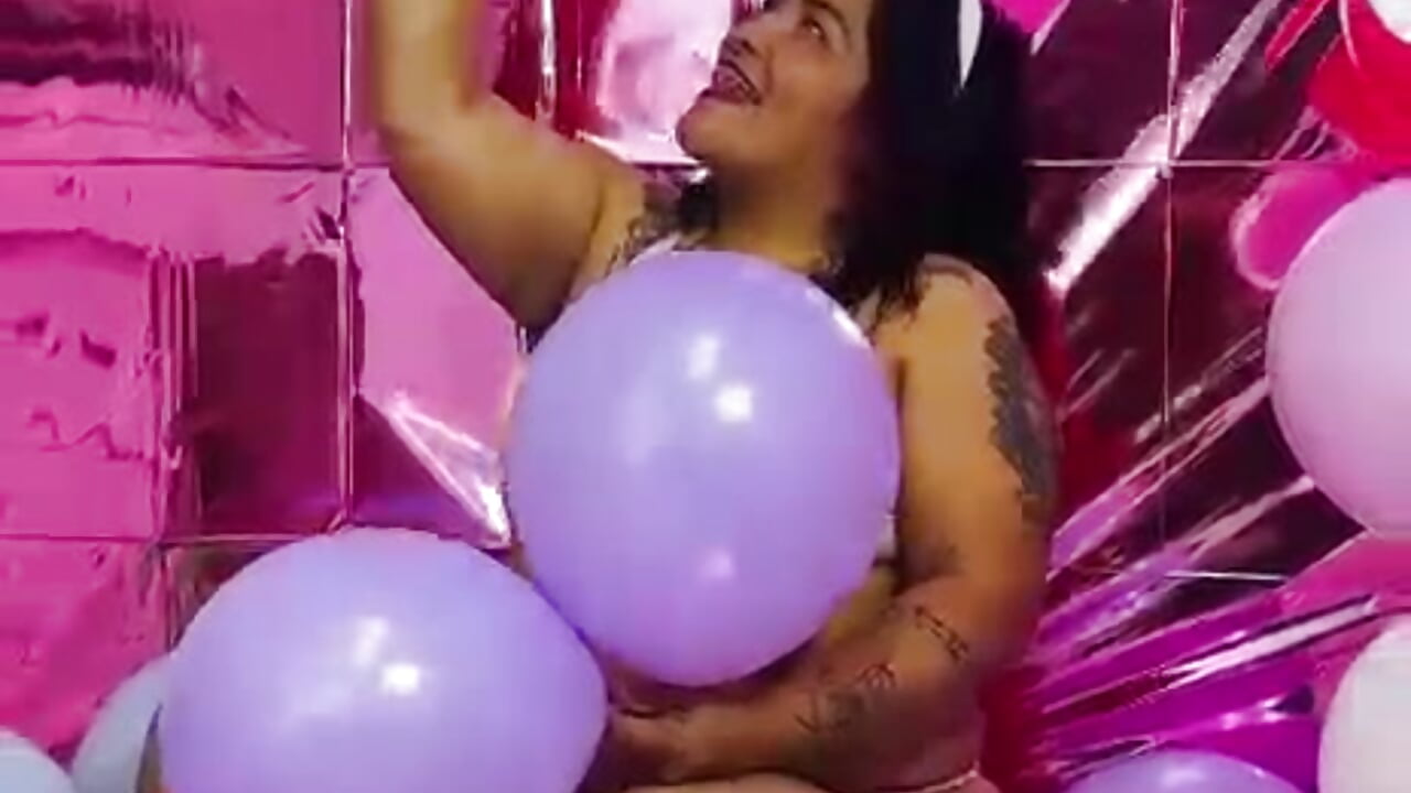 profile-intro-video-1775225009 - відео від вебкаммоделі ScarlettSexRx