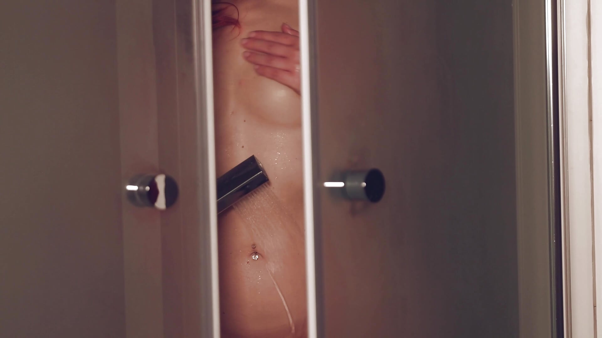 Trailer: Cosa succederà alla fine del video? 💦 – video od webkamerové modelky MissAkane_