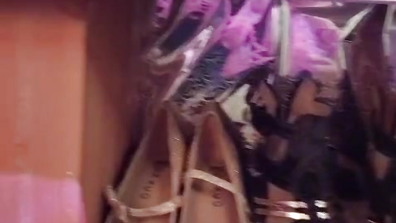 Mira mi room pide lo que quieras 😈 - clip cu Camilaa_titssexxx model videochat