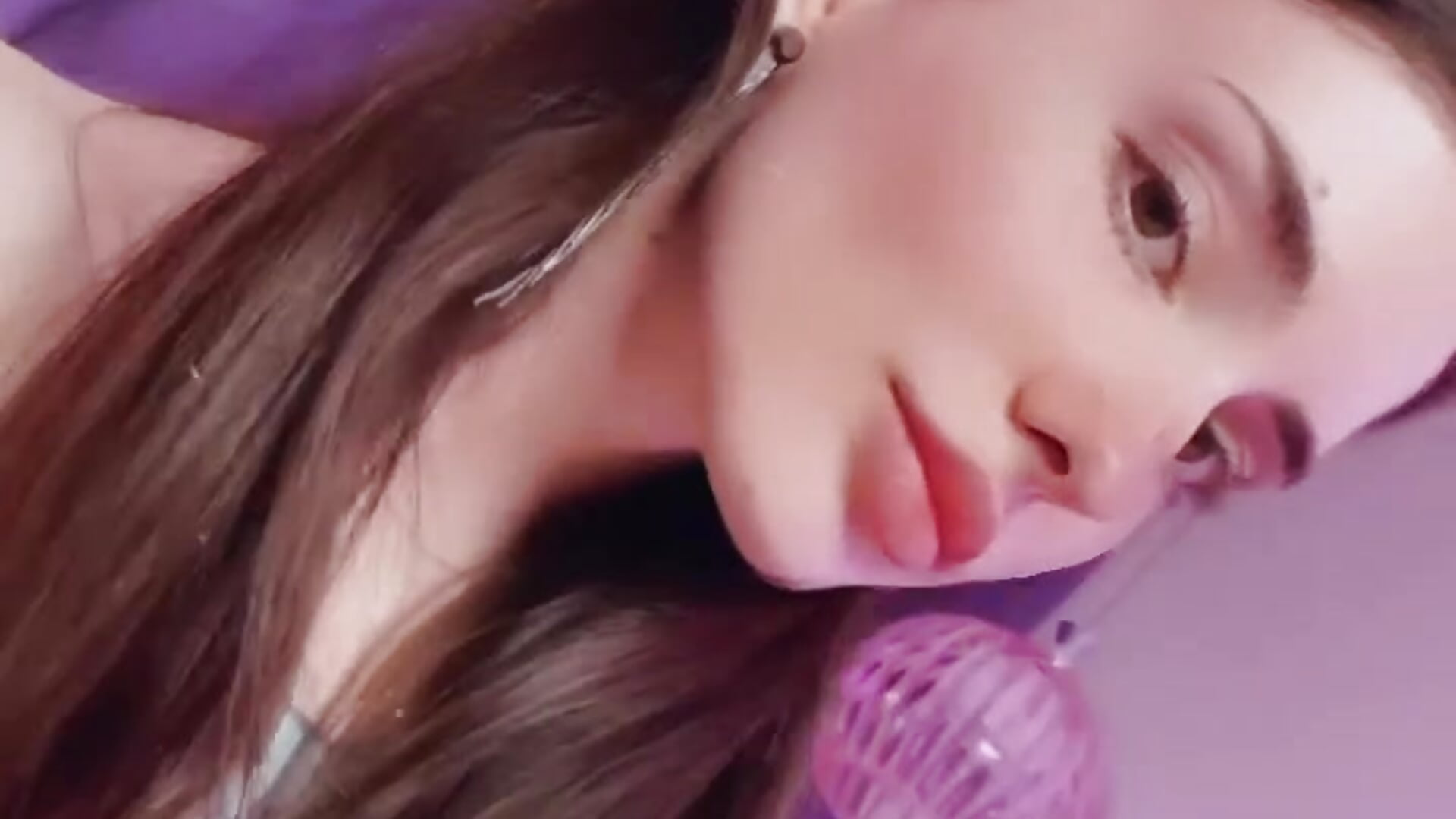 Me - video oleh model kamera KaylaArt