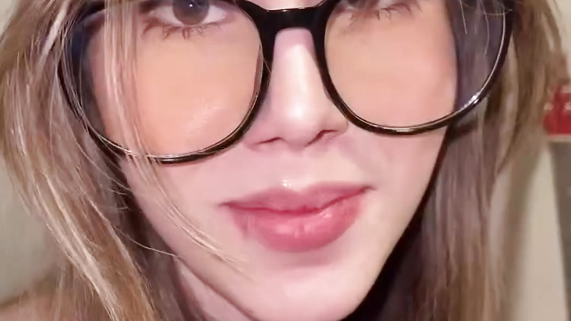 My vibe – video modela na kameri PrettyReal