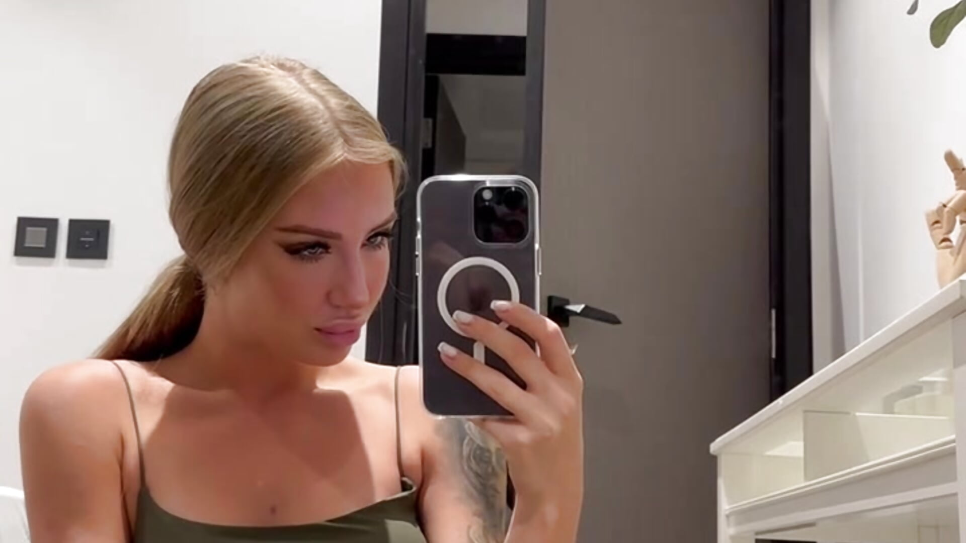 Ьaabbby - video av Betty-0_0 cam-modell