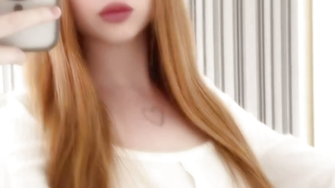 🤍 - video by Emily_Rass_ cam model