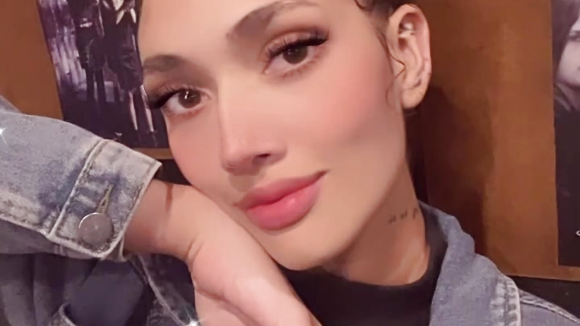 😋 - video của người mẫu cam samantha_rogers