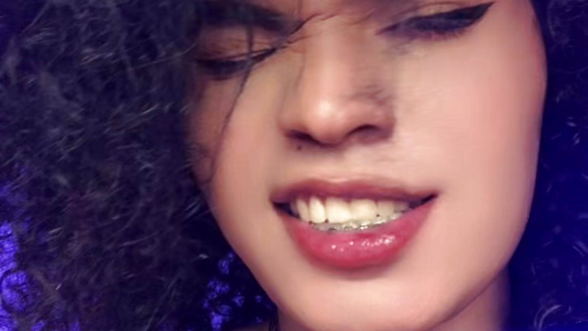 ✨💋 A little kiss for you 💋✨ - video by Vnus_ cam model