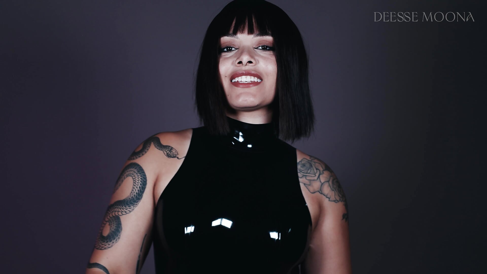 You are a big fat cuckold – video od webkamerové modelky Deesse-Moona