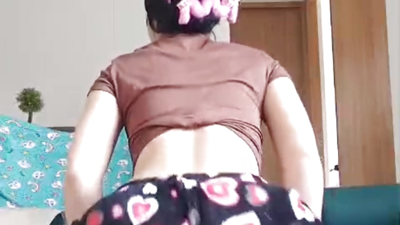 Shake ass - video by Lana_Prince cam model