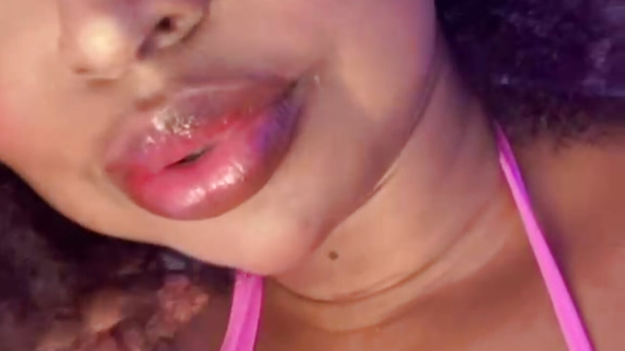 I'm too cute and sexy🎀😏 - Vídeo de Genesisraydenx, modelo de vídeos