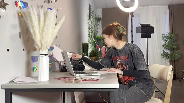 Lol it's like I'm busy with something - video oleh model kamera brynnoviedo