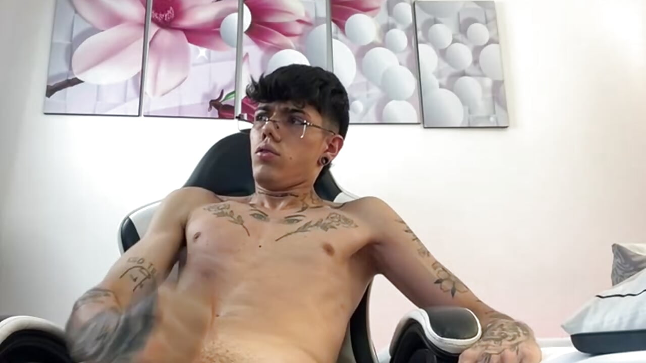 you want it deep inside💦 – video od webkamerové modelky Tommy_valverde