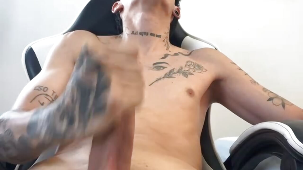 Finishing deep inside 🤤💦 – video od webkamerové modelky Tommy_valverde