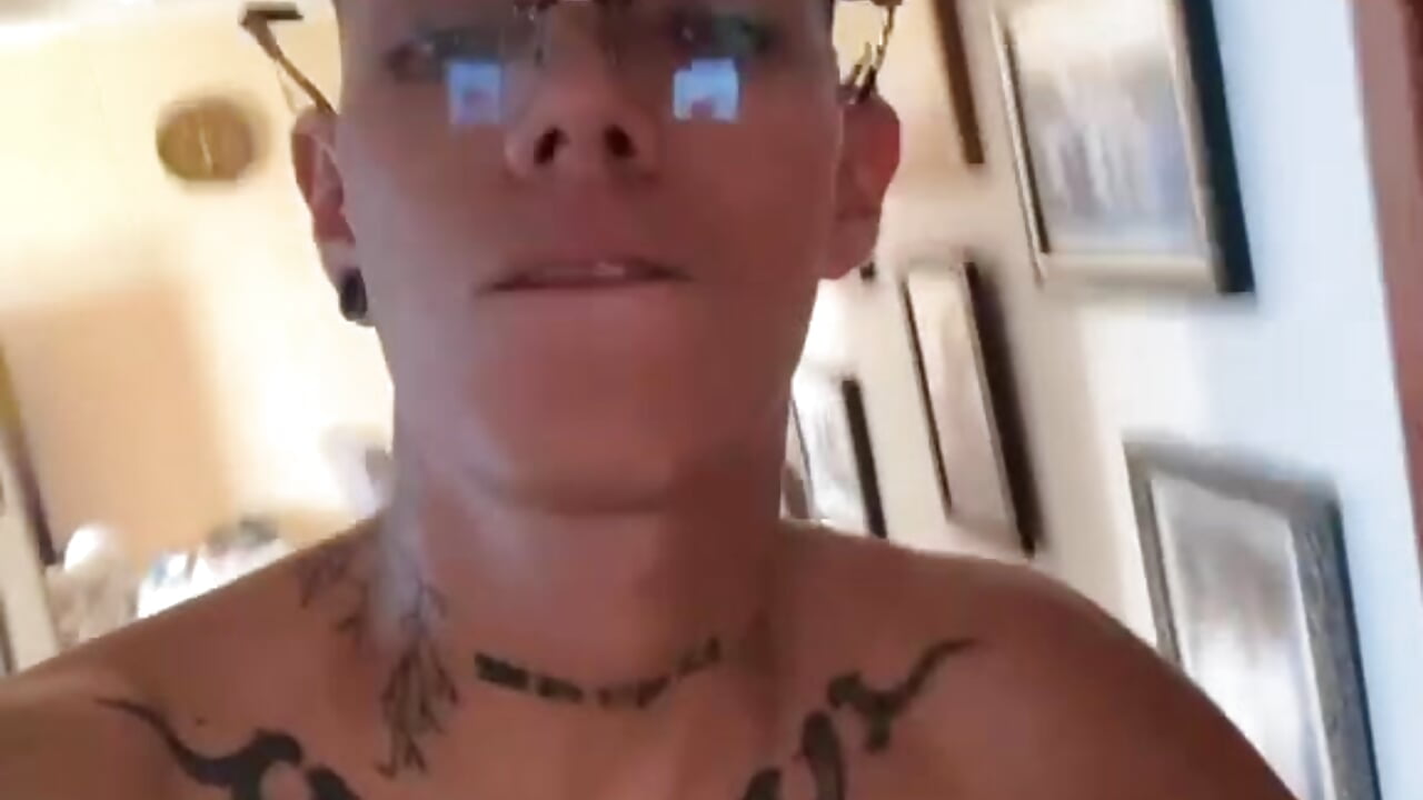 😎