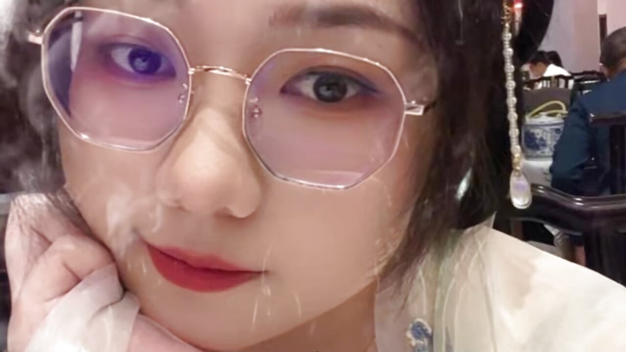 着我汉家衣，赴人间风月。