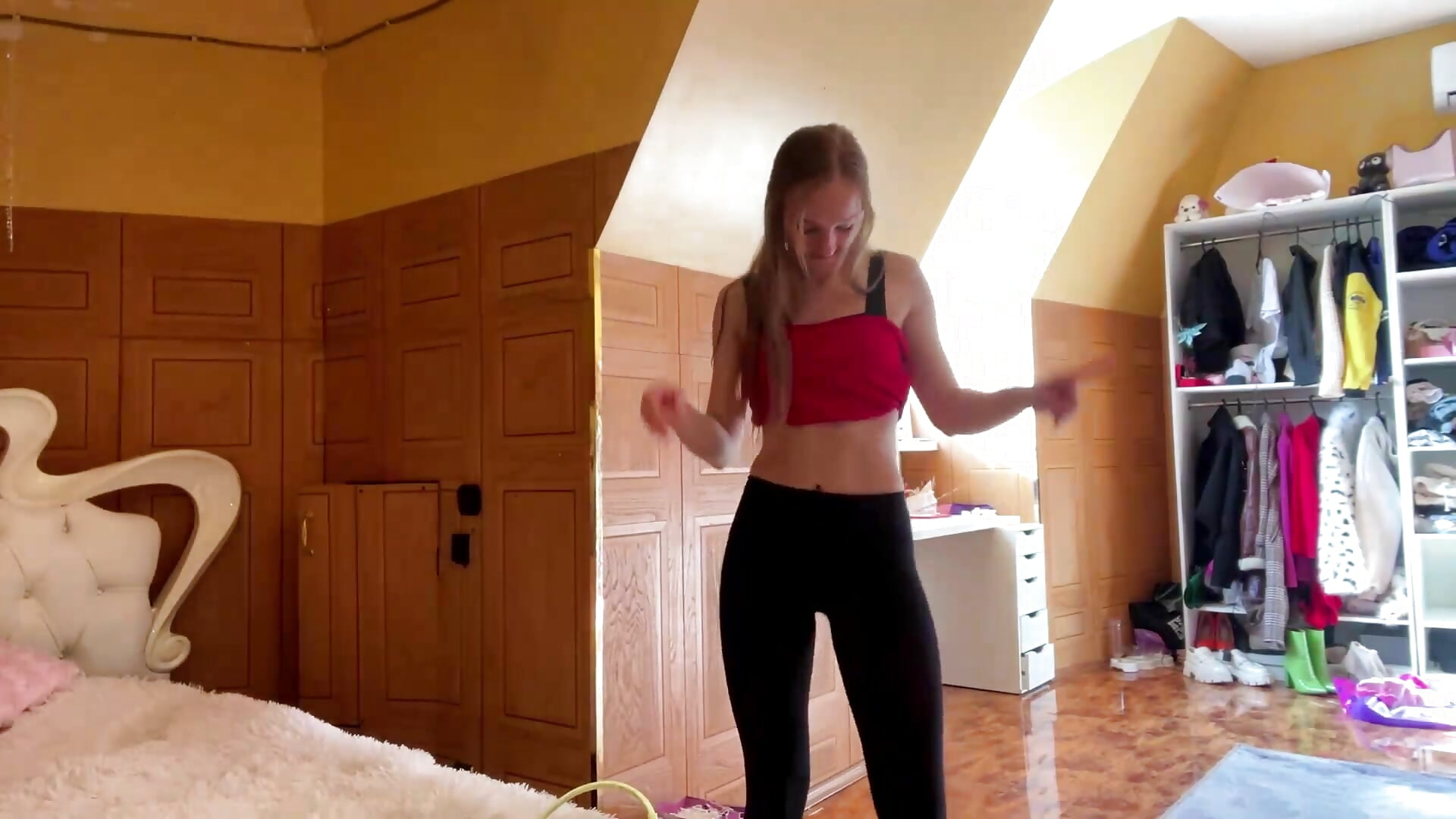 sport look－カメラキャストのAnika_Socuteheの動画