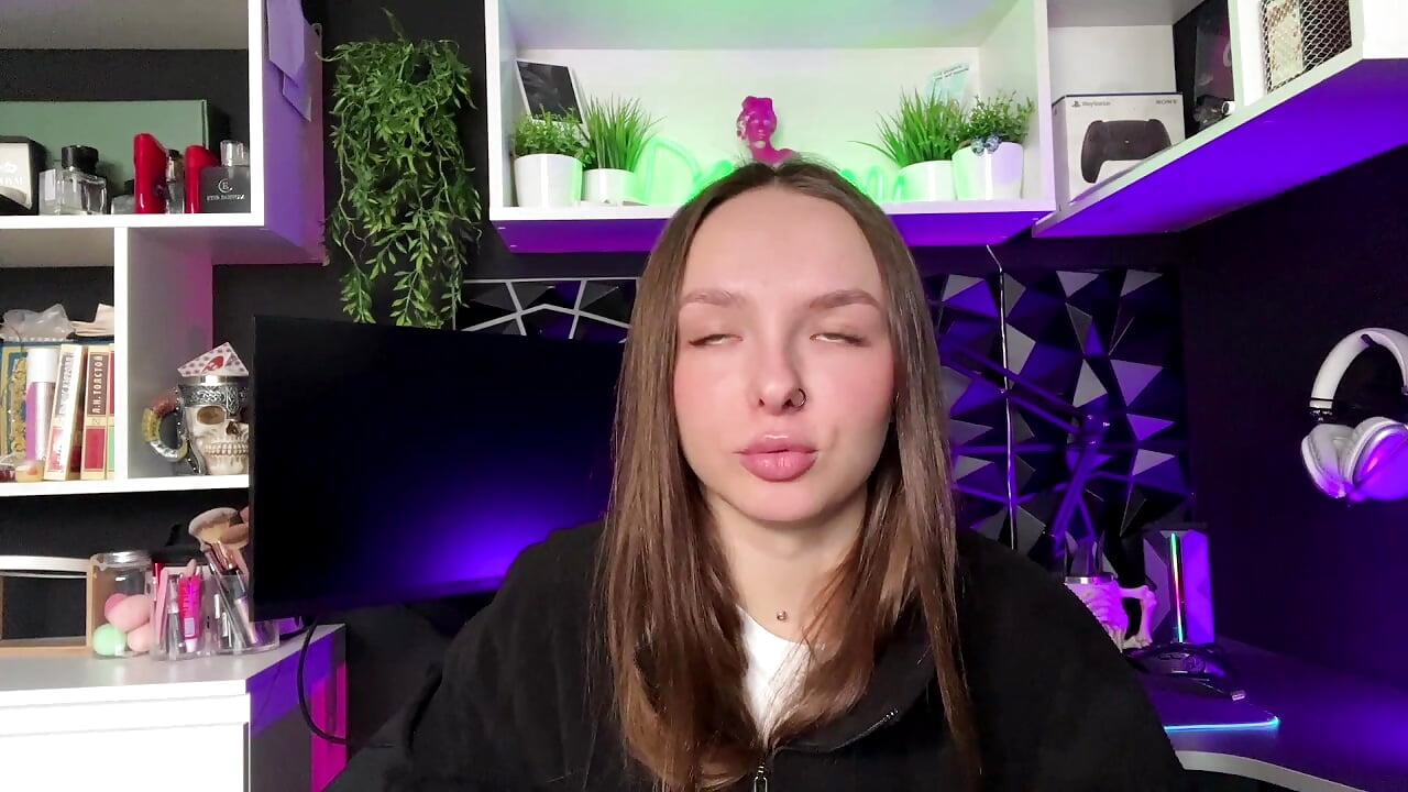 its me - video by ClydeStiliner