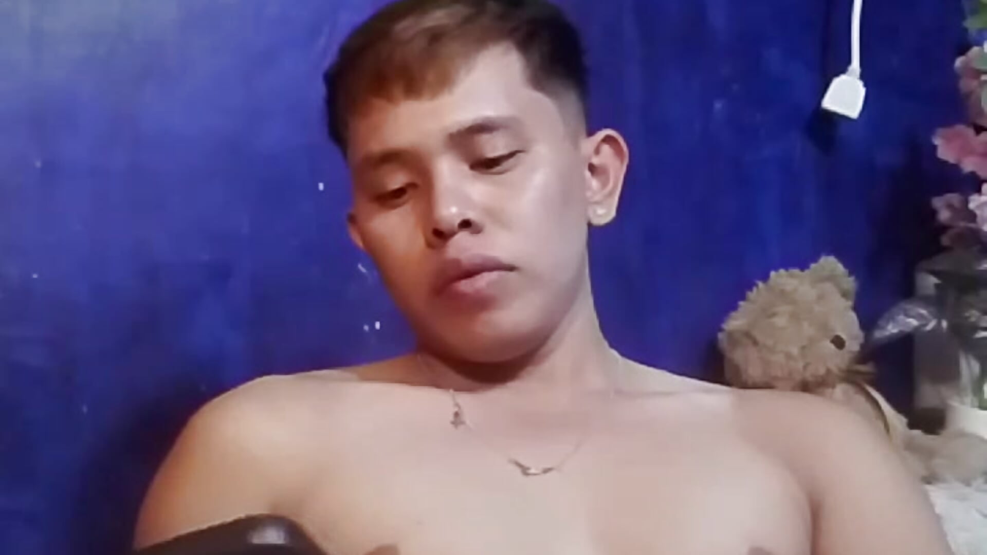 Jerking off ang cum with baby max