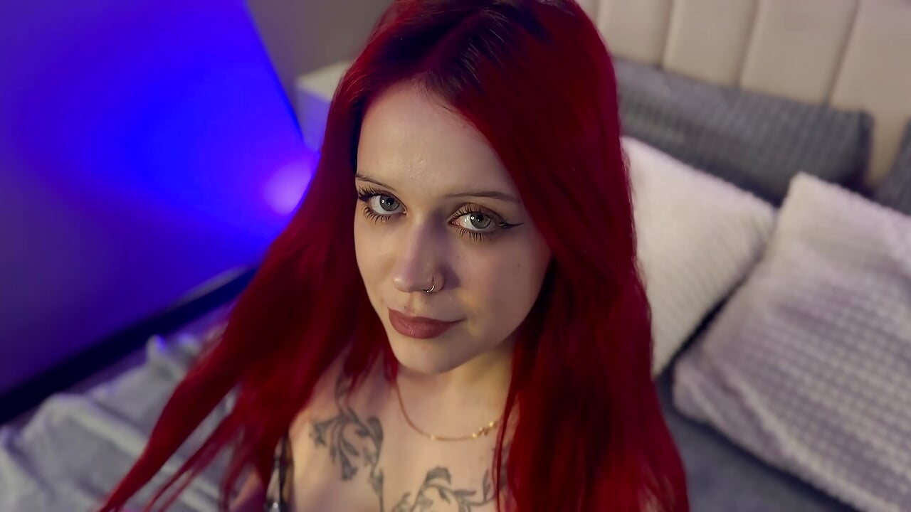 red sexy - video di NancyNoble modella di cam