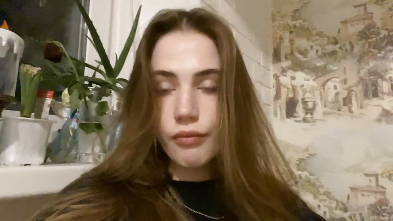 Me - วิดีโอโดย Luxwyverna โมเดลแคม