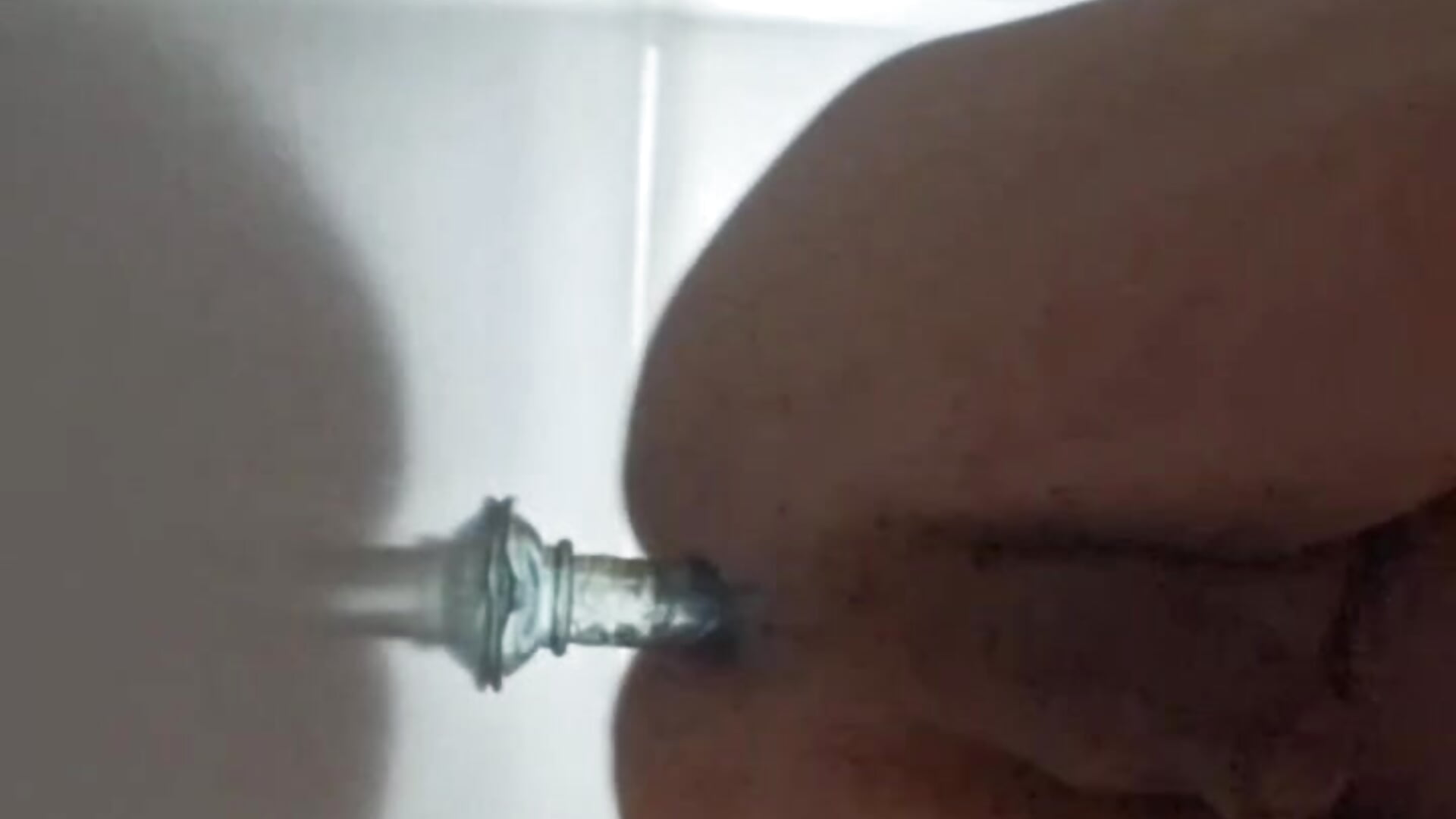 Riding a dildo in my horny ass - video di DirtyHarryCummm modella di cam