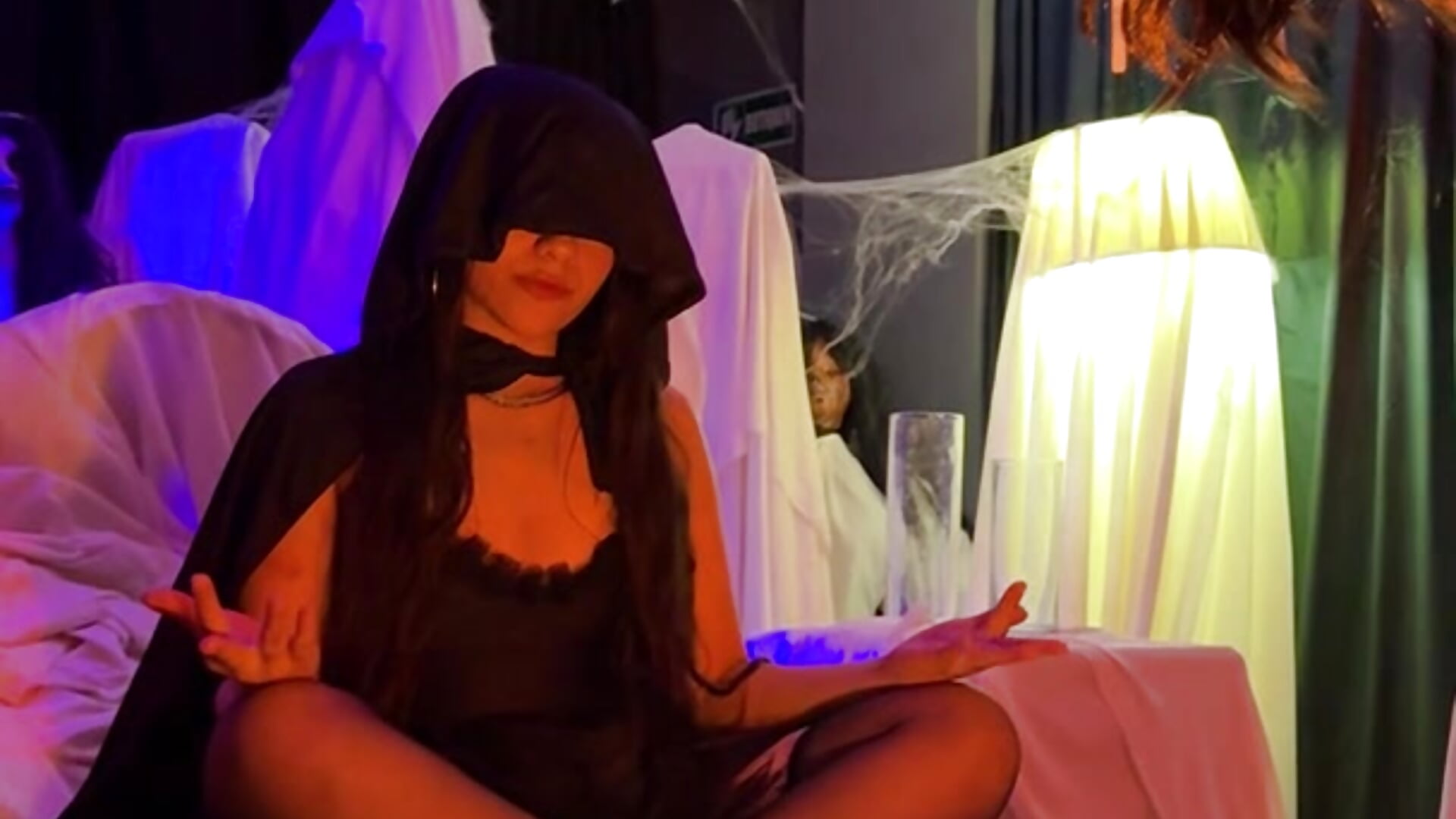 Fall under my spell, you're already mine 😈🔥 - video by EsmeraldaGracee cam model