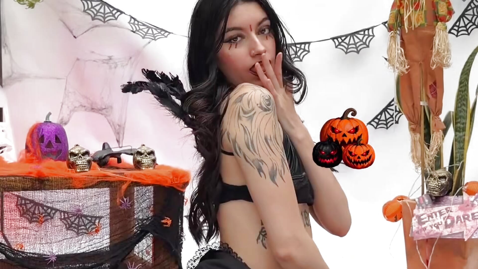Bewitched👻 - video của AmbarLee_