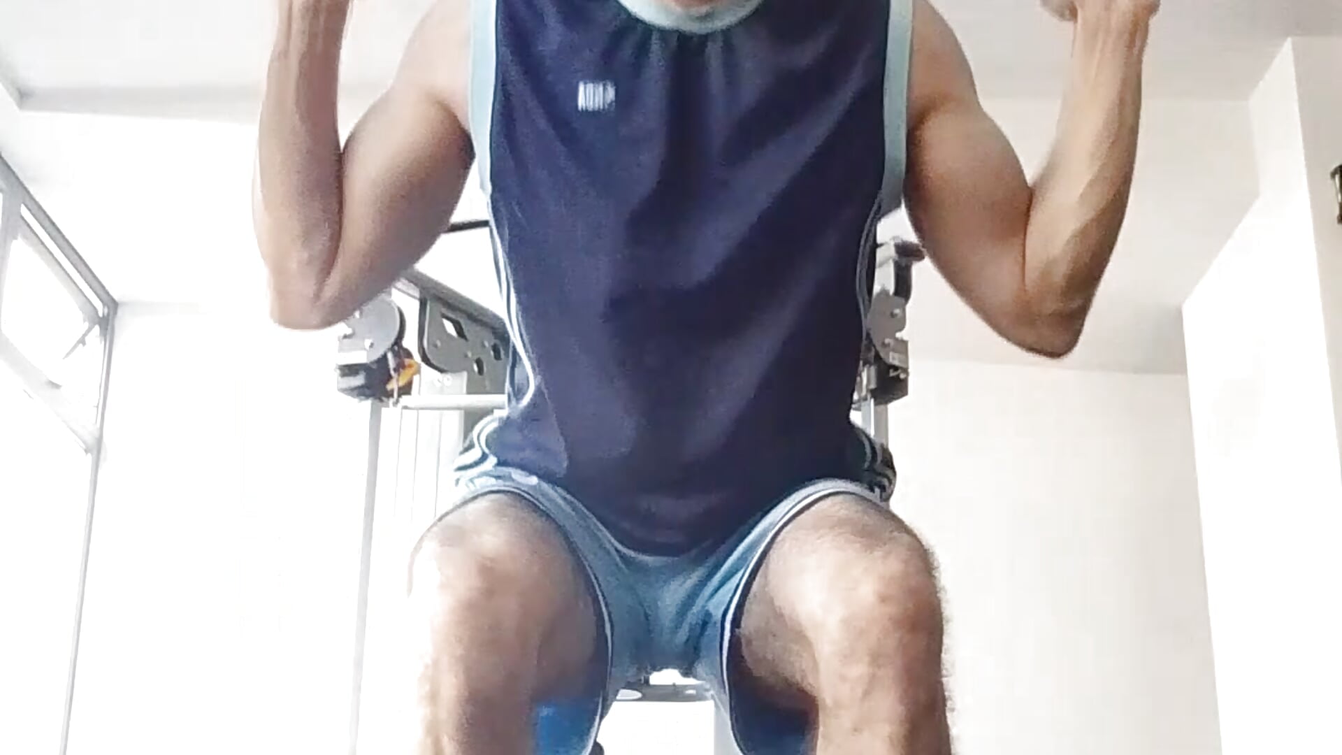 “My squats are so deep, strong, and dominant. Do you dare to train with me?” 💪🔥 - vídeo de CarterHott modelo de câmara