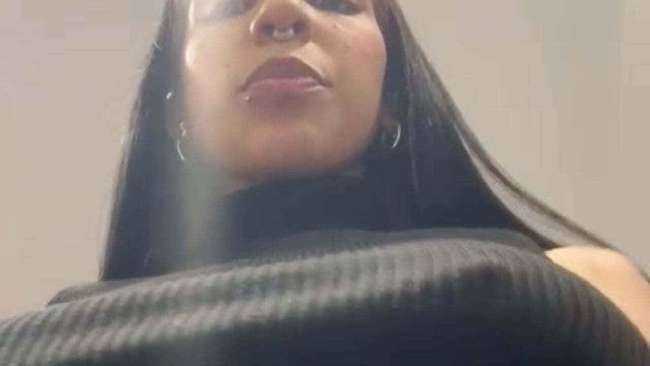 PRE-GAME– VioletaHills_ kameramodell videója