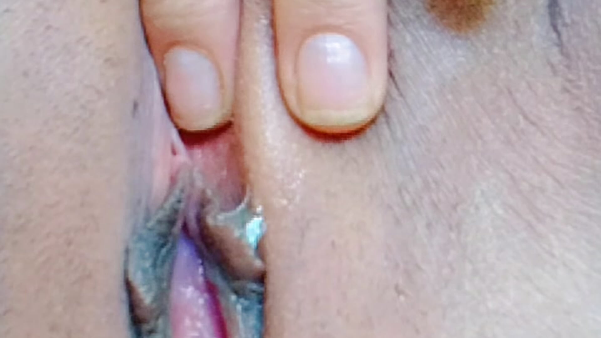كس مبلول - clip cu HoT_LiiiNa model videochat