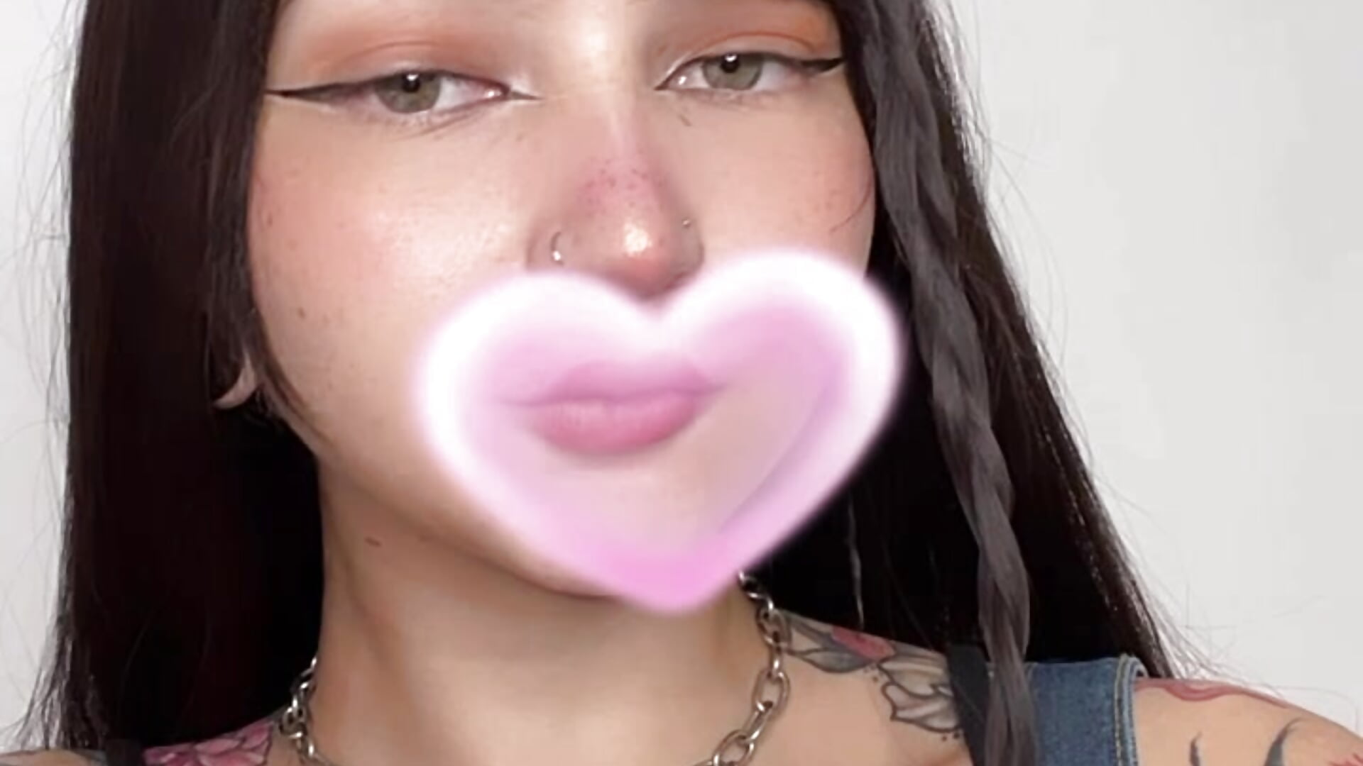 9cb63c197cea4000b295536efac28dfc - video by lillyoconnell cam model