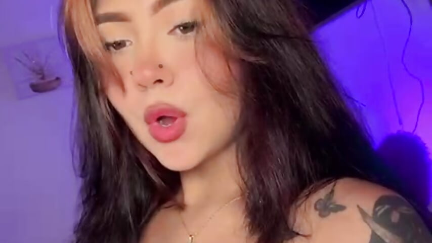 Happy Wednesday 💜 - ক্যাম মডেল AlaiaRogers-এর ভিডিও