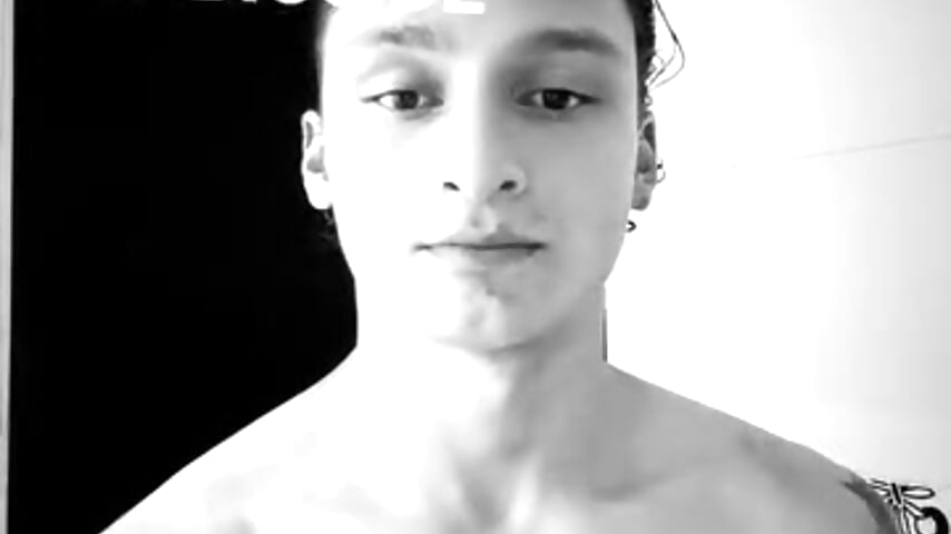 DIEGO_JONES – popularni video modela na kameri 9448