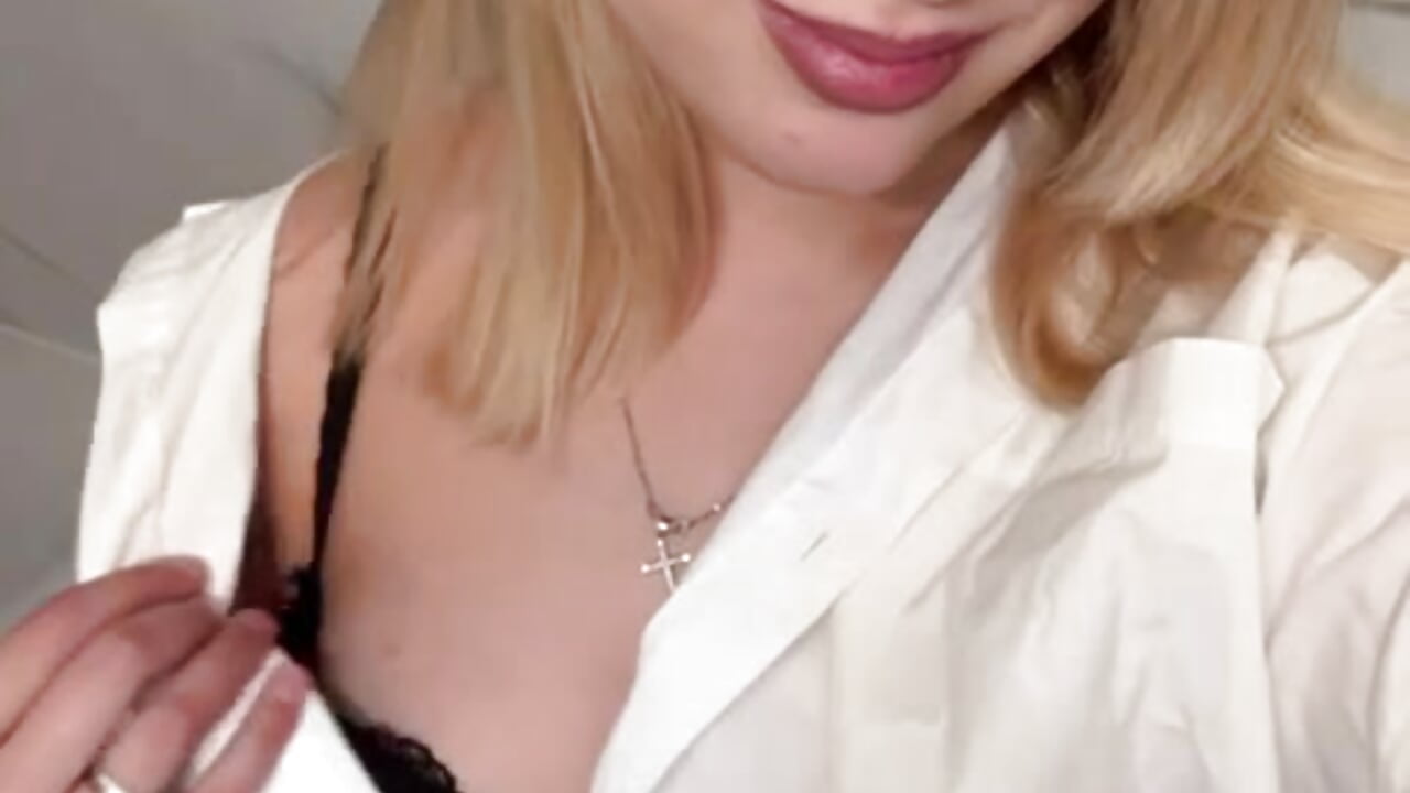 Feeling cute 🥰😋 - video by Carla_Belle