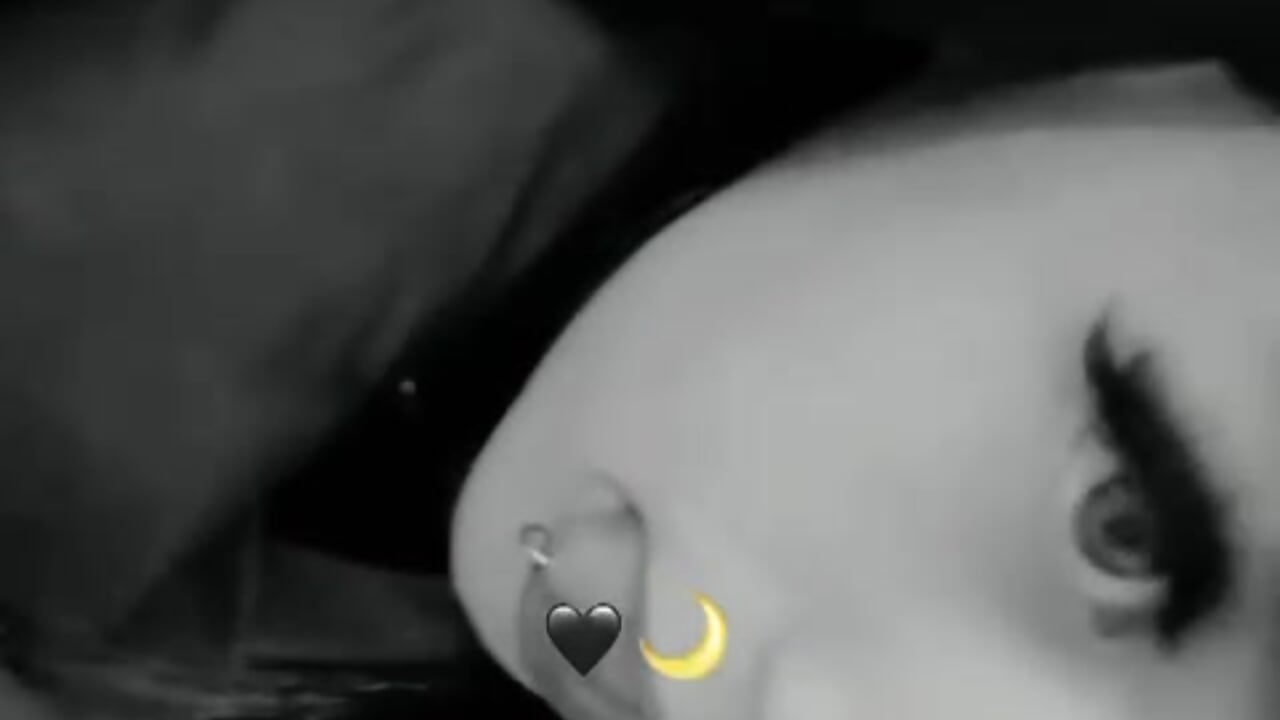 I love piercings - video oleh Michelledial kamera model
