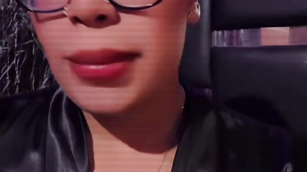 Sígueme en tiktok 🥰 https://www.tiktok.com/@tatiiana.moreno0?_r=1&_t=ZS-945OflSdC44 – video modela na kameri Piel_Canella