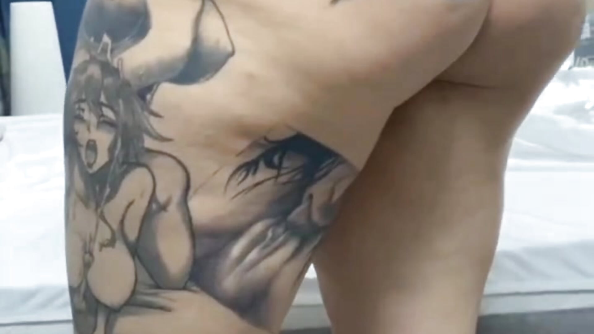 My sexy tatoos - video di YoshinoSomei modella di cam