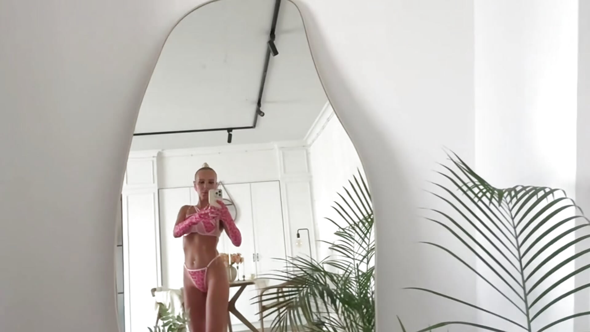 4FF6B22C-AB36-4C50-BB59-88411B55D2BC - відео від вебкаммоделі Milieva11