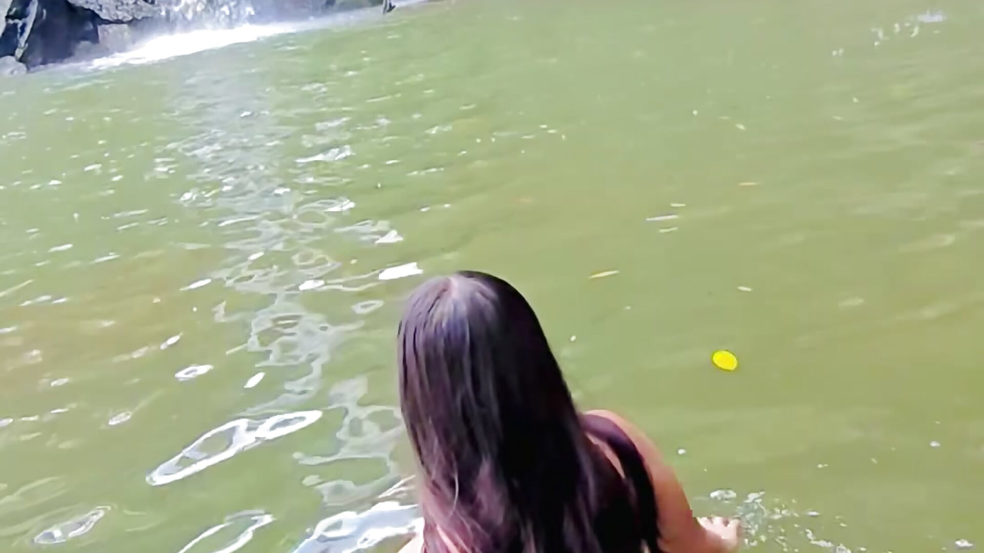 Quiero en esta cascada😩🦦💦 - video by Caandace cam model