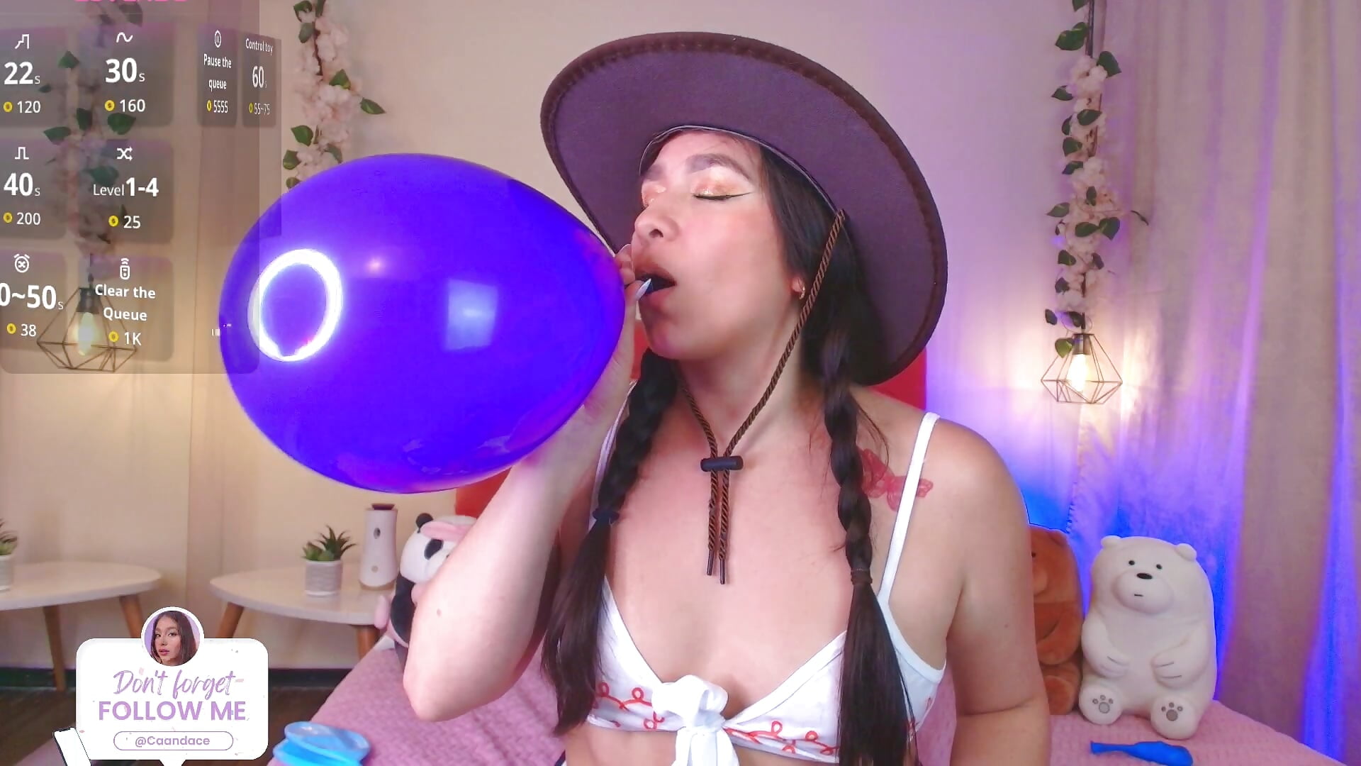 Do you like to see me blow up the balloons? – video af Caandace cam-model