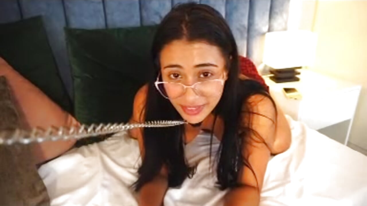 Your favorite little dog 😏😈 — filmik ZoeBarlove, modela(-lki) na kamerkach