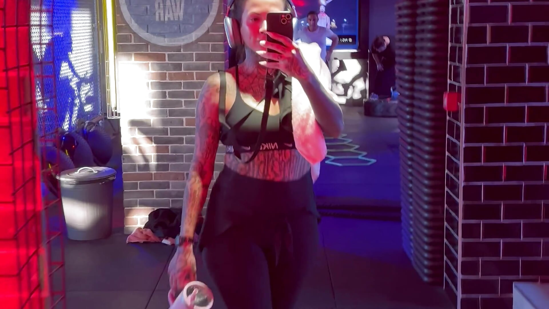 Suadinha 🥵 - Vídeo de DommeLola, modelo de vídeos