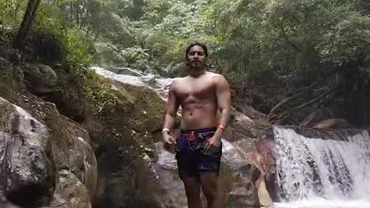 JAVIER IN RIVER– sixsevensex kameramodell videója