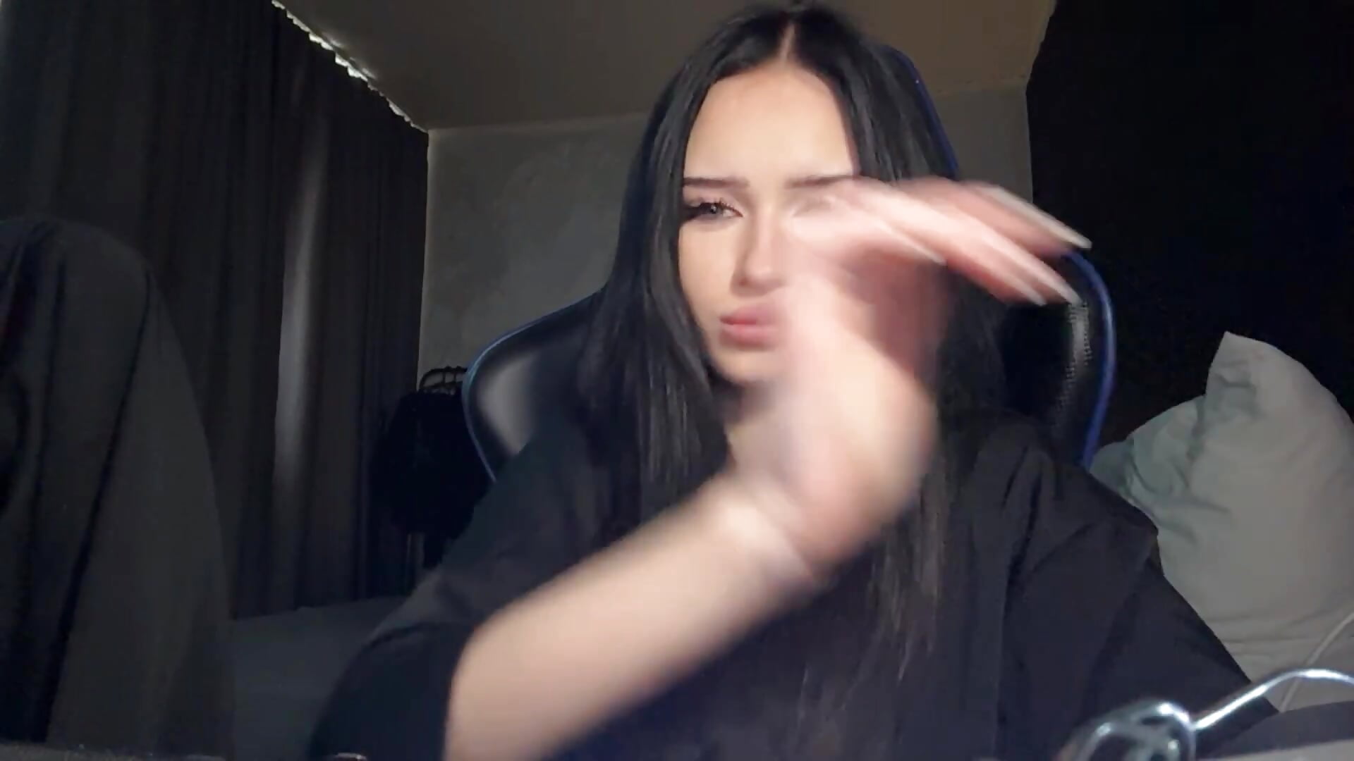 Shall we play together? - video by MoranaNoir