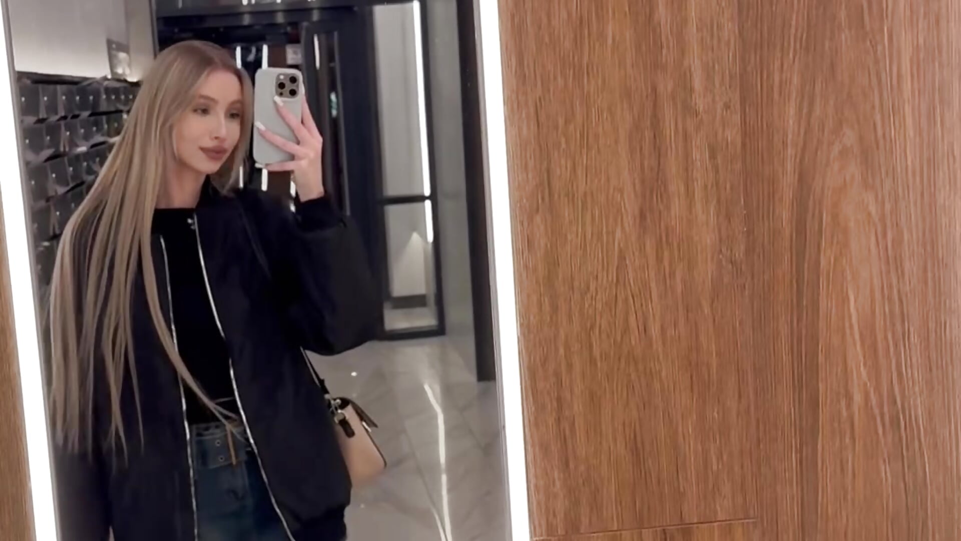 I show off in the mirror