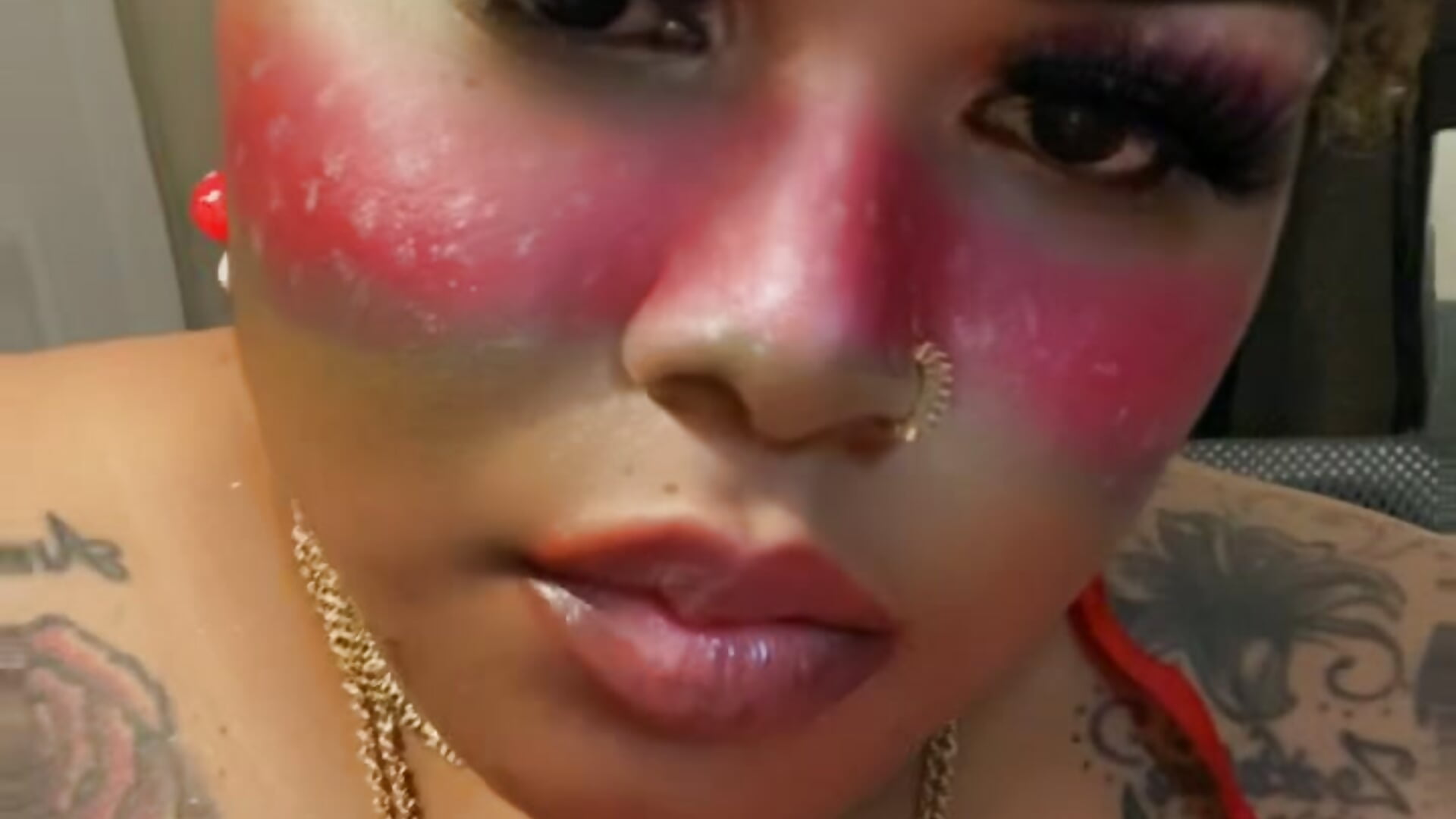 CBABE5D5-CB35-4F13-8C09-EDC6D39B993F - video của người mẫu cam KUMSPEADMIWINGZZ