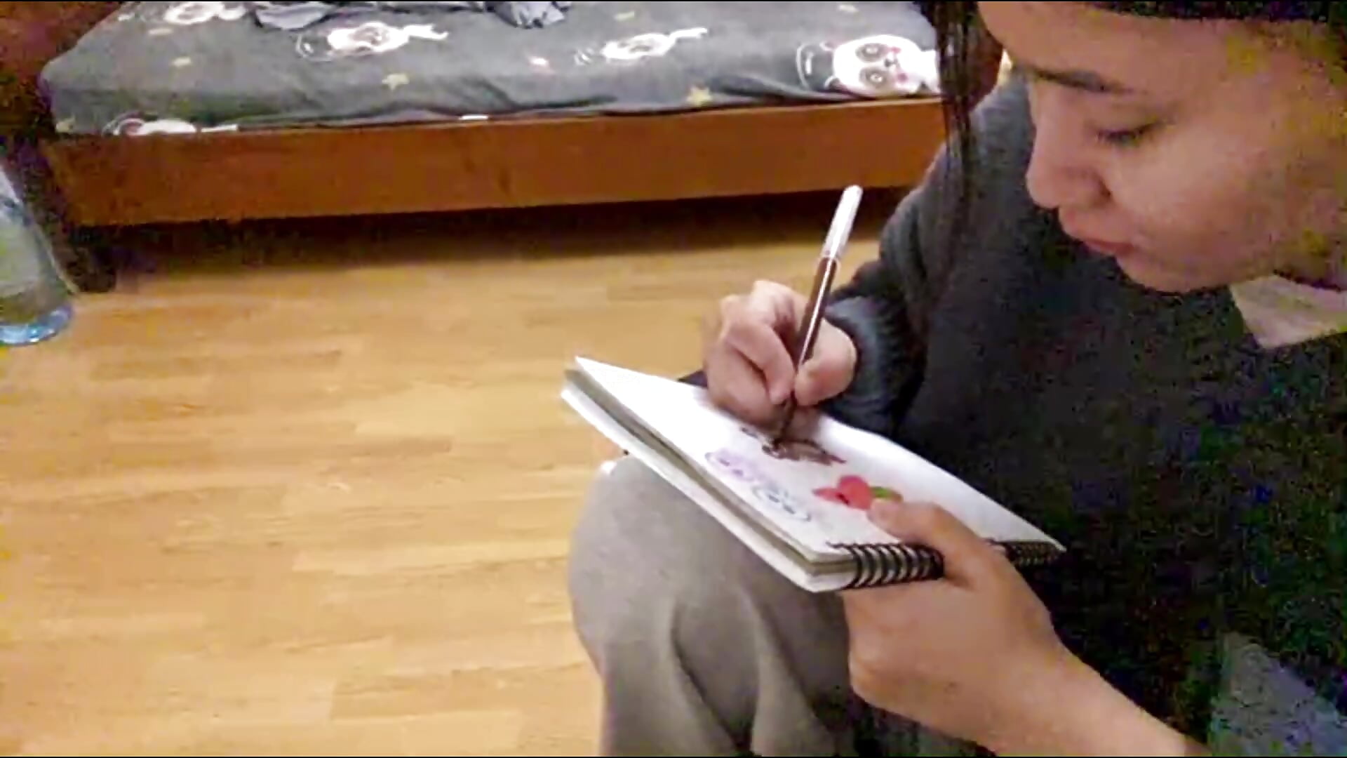 Do you like the way I draw? - فيديو من YourMiIa موديل الكام