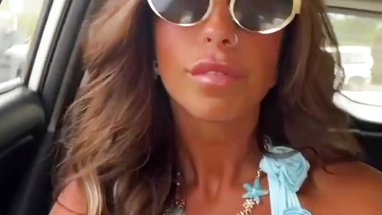 like my outfit ? - video by Rosie-mae