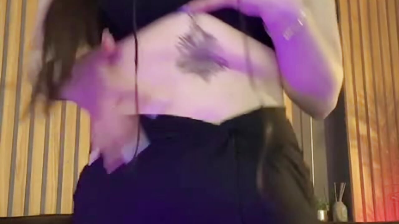 Hot baby😍😍😍 - video by RapunzelAngel cam model